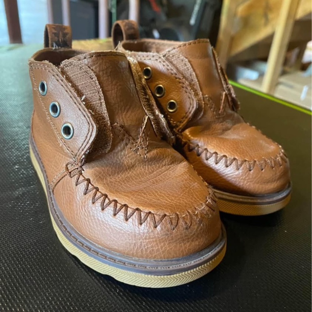 Toms toddler boot - size 8